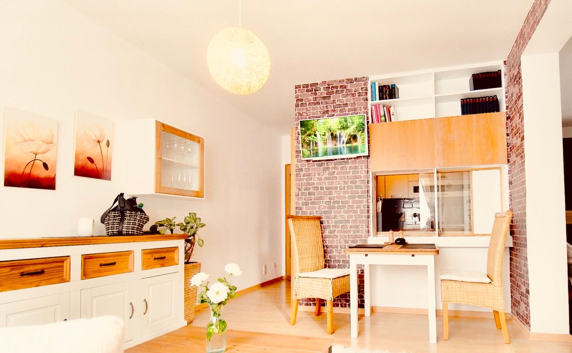 Stylish Business Apartment In Dresden | Balcony, Private Parking & Excellent Connections - 4