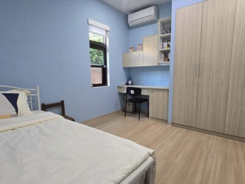 A standalone wooden cabin-style vil - Gallery - 12