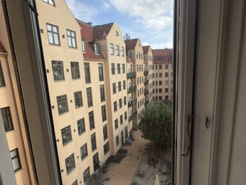 Room close to centre and airport - Gallery - 2