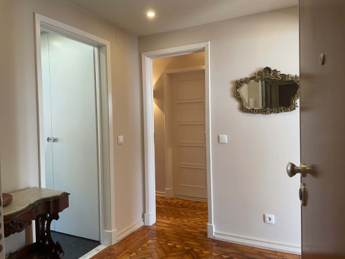 Spacious Apartment in Rua da Bica do Sapato, Lisboa for 100 m² with 2 bedrooms - Gallery - 8