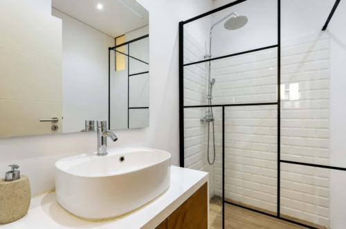 Spacious Apartment in Rua dos Sapadores, Lisboa for 105 m² with 2 bedrooms - Gallery - 6