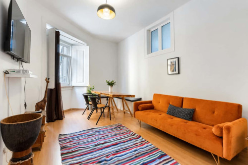 Spacious Apartment in Rua dos Sapadores, Lisboa for 105 m² with 2 bedrooms - Gallery - 3