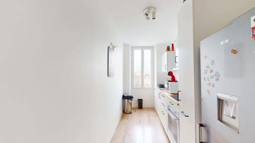 Room in Rue François Simon, Marseille for 64 m² with 4 bedrooms - Gallery - 10