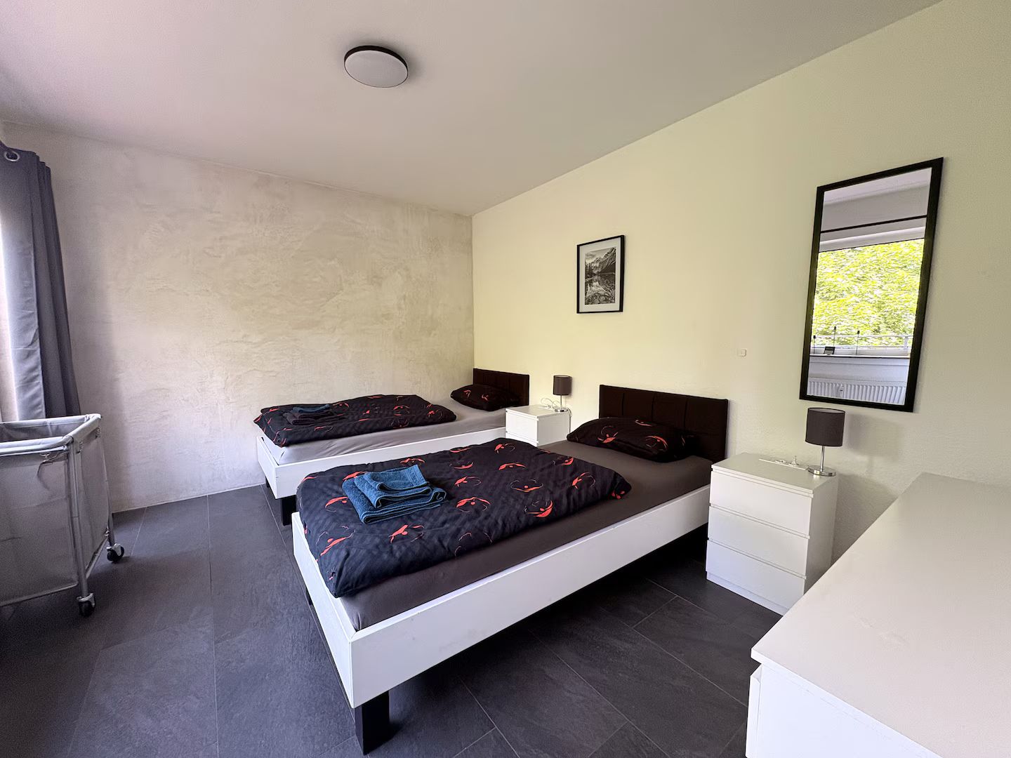Modern Apartment | Sleeps 4, Parking - 5