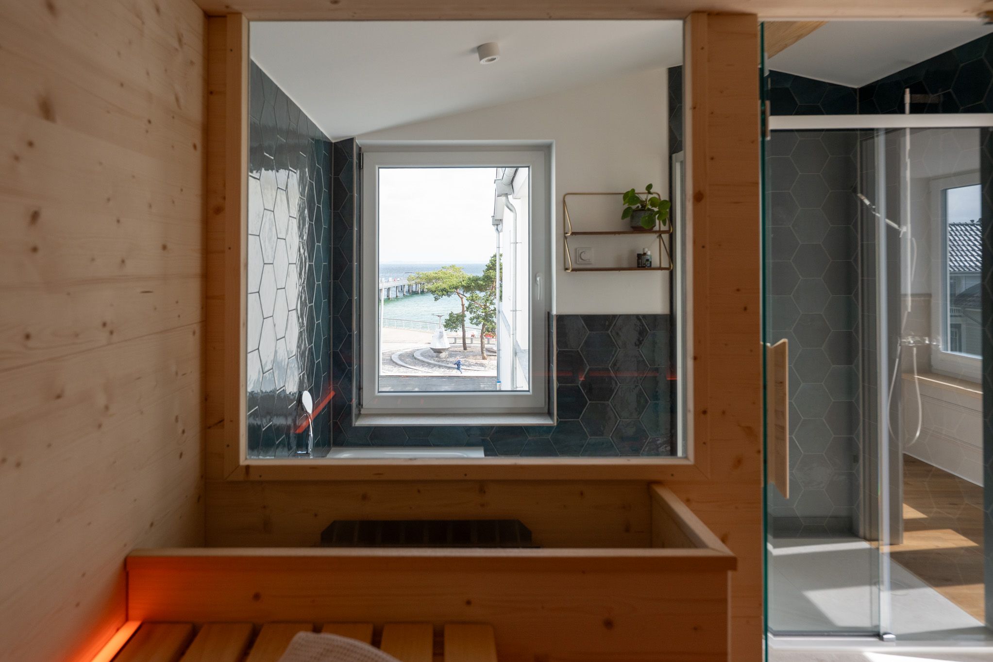 Stunning Residence With Panoramic Sea View Directly On Niendorf Beach - 10