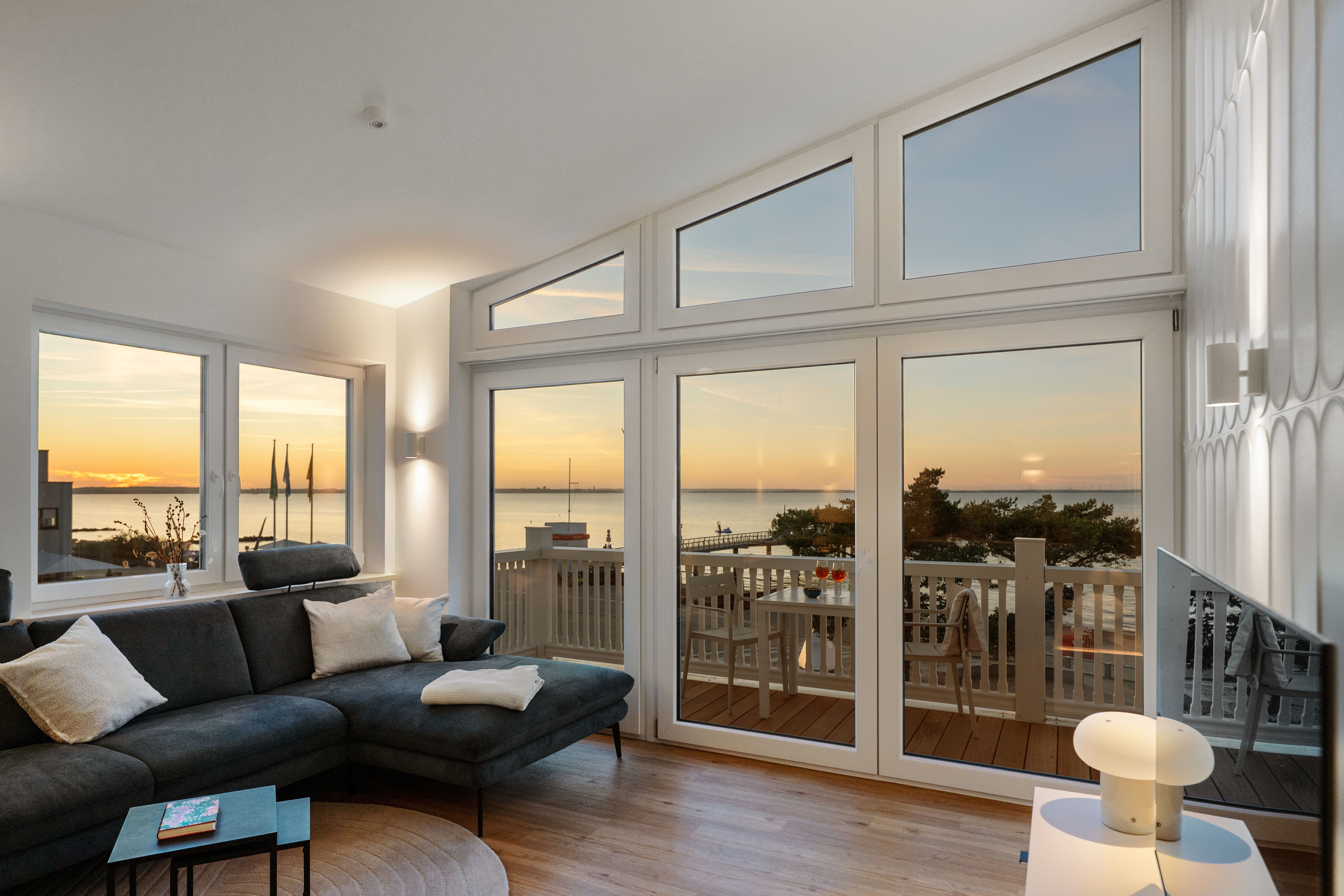 Stunning Residence With Panoramic Sea View Directly On Niendorf Beach - 28