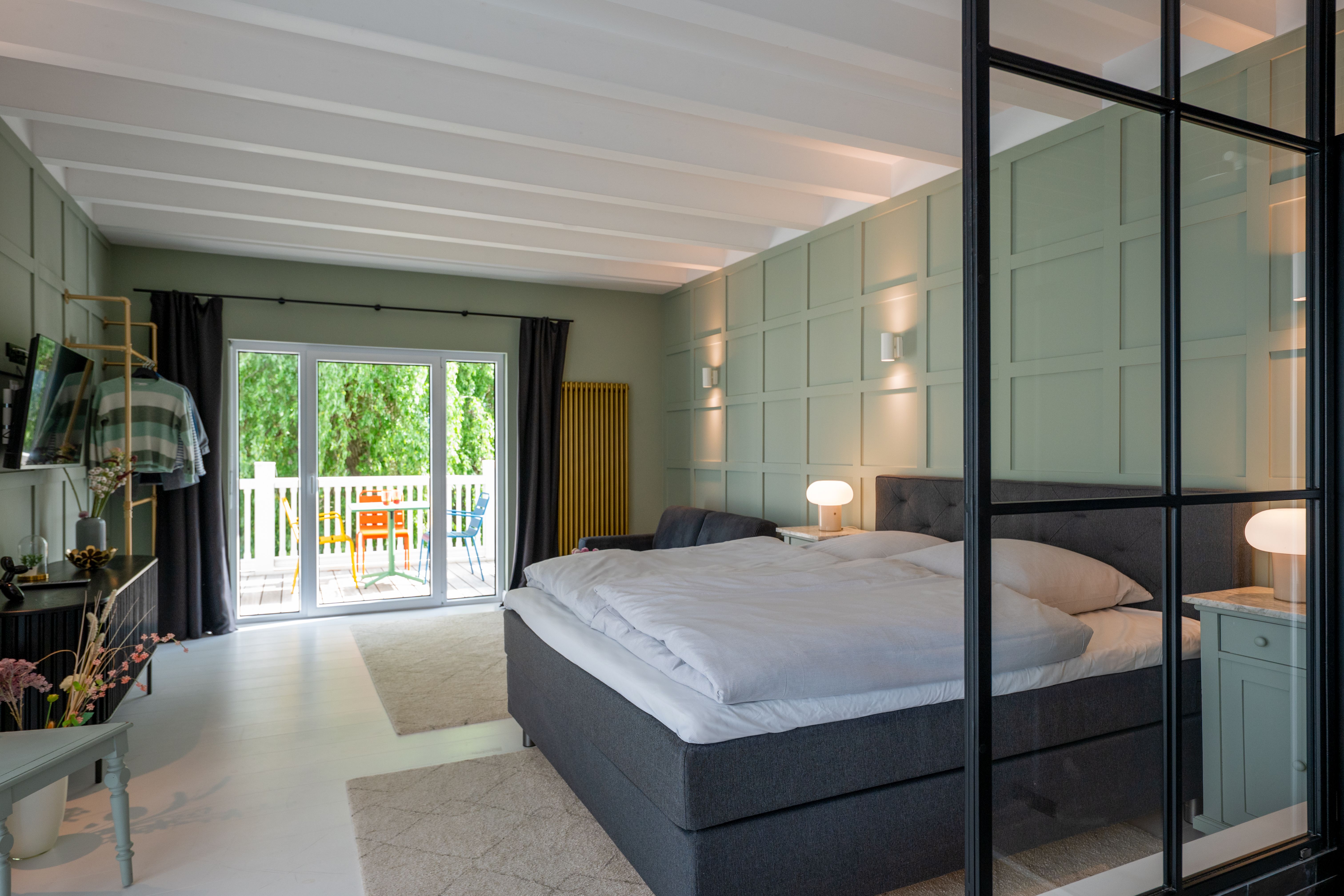 Beachfront Loft-Style Design Apartment With Sauna - 4