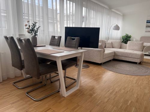 Bright, stylish apartment in Bielefeld city center with parking space