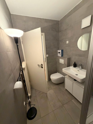 Spacious 4-Bedroom Apartment in Central Frankfurt | Zeil - Gallery - 8