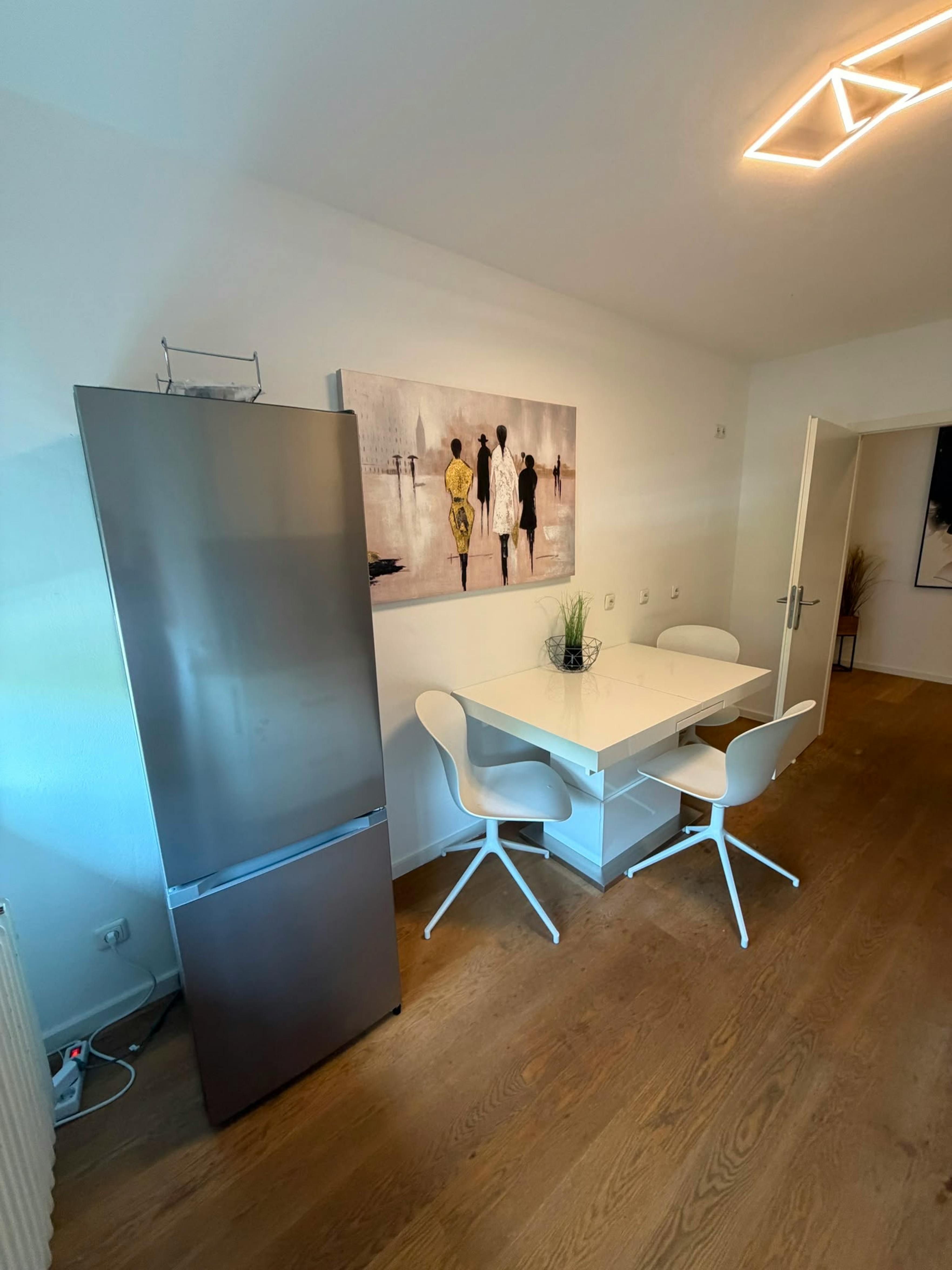 Spacious 4-Bedroom Apartment In Central Frankfurt | Zeil - 8