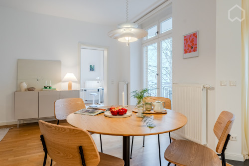 Bright and Quiet, south facing 2 bedroom Apartment with Balcony in Prenzlauer Berg/Mitte best location