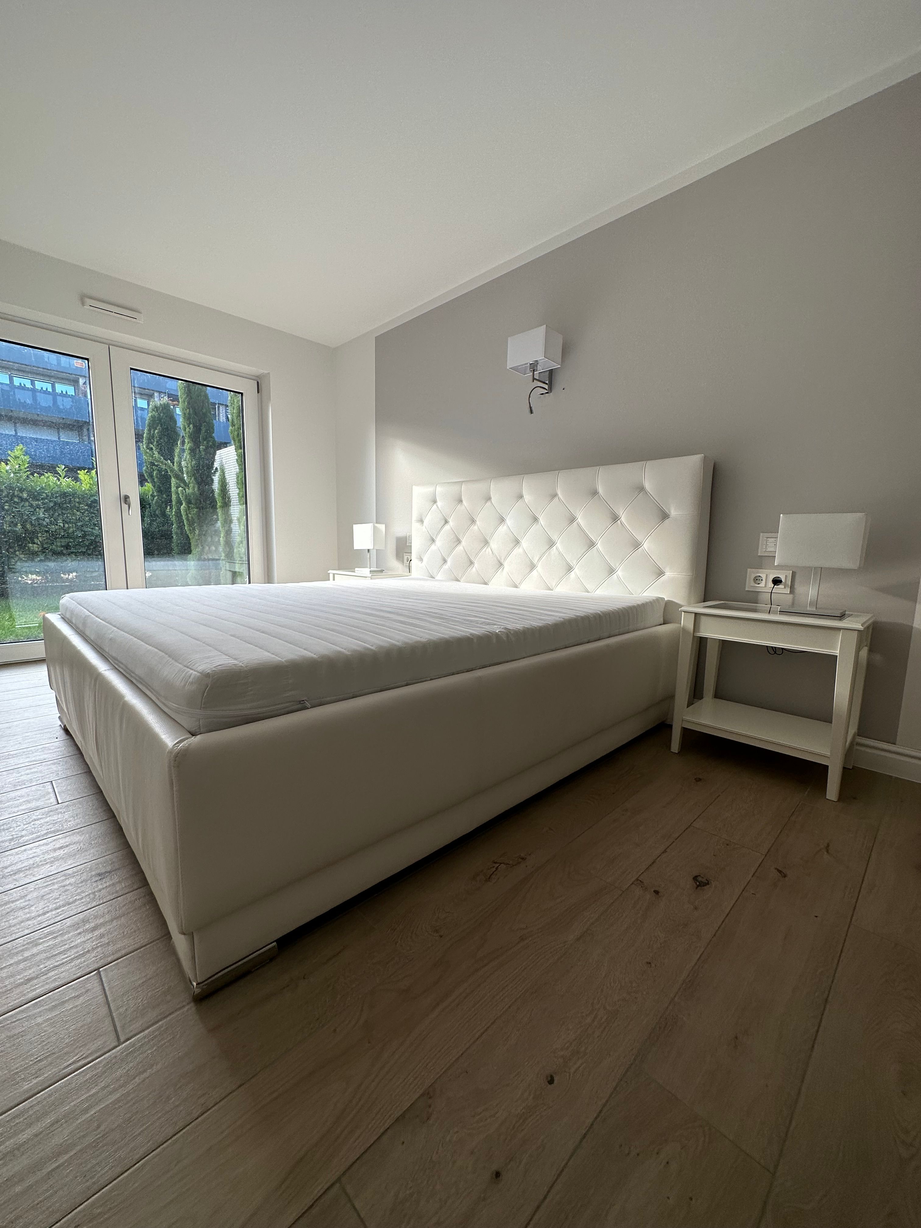 Prestigious Designer Apartment With Private City Garden Next To Unikliniken - 16