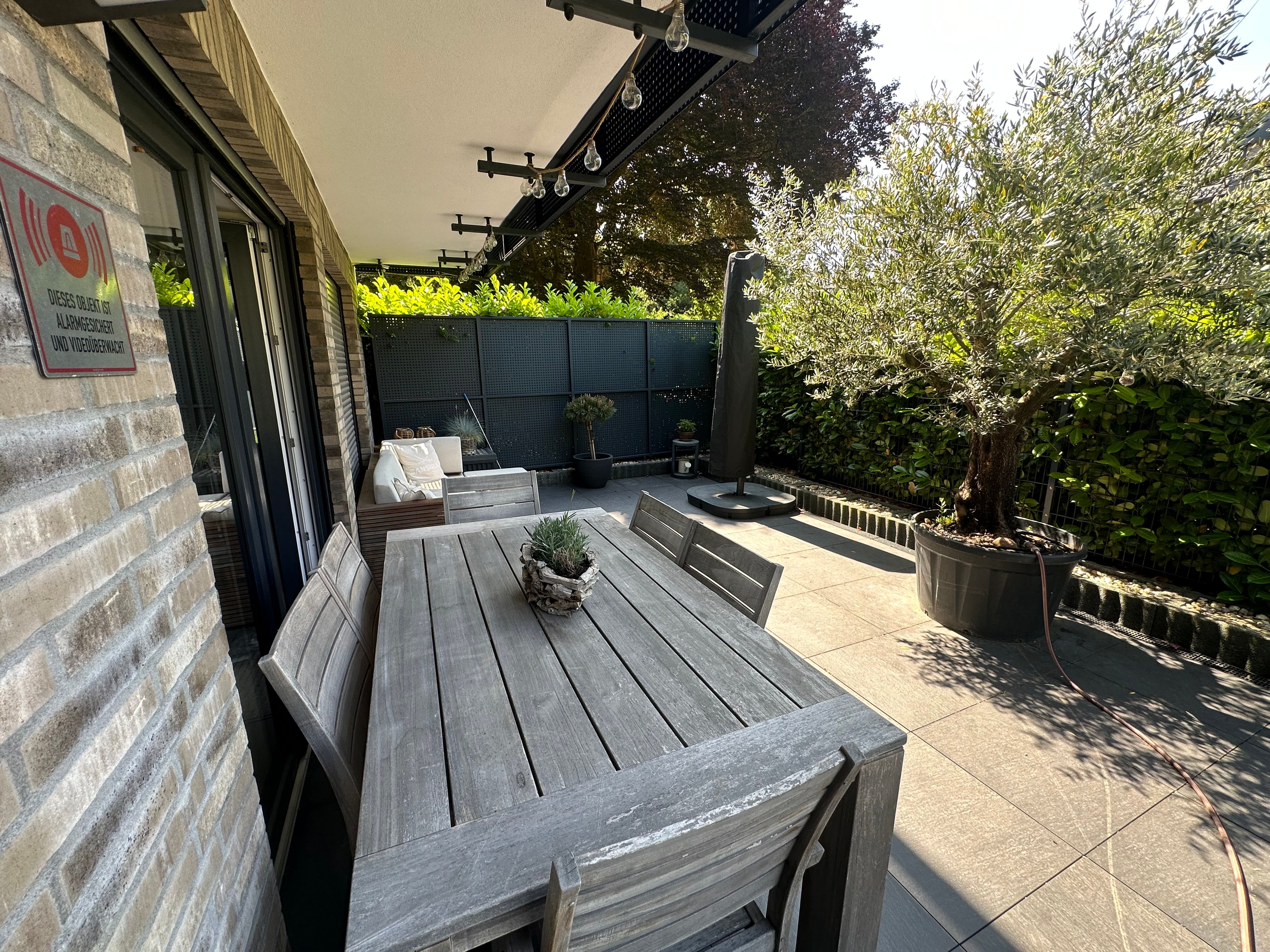 Prestigious Designer Apartment With Private City Garden Next To Unikliniken - 1