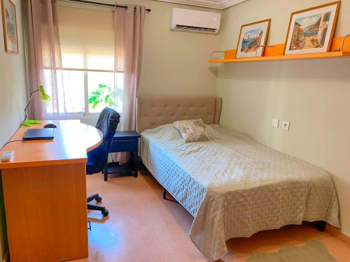 Habitación en Avenida Economista Germán Bernácer, Alicante