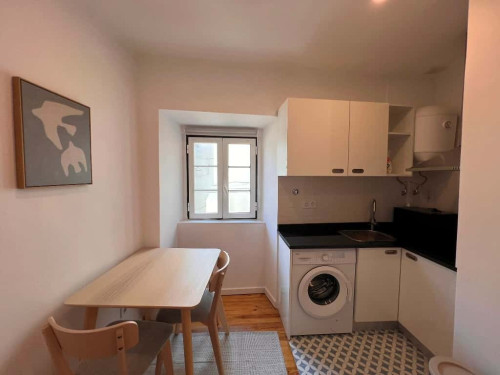 Apartment in Beco das Cruzes, Lisboa for 22 m² - Gallery - 22