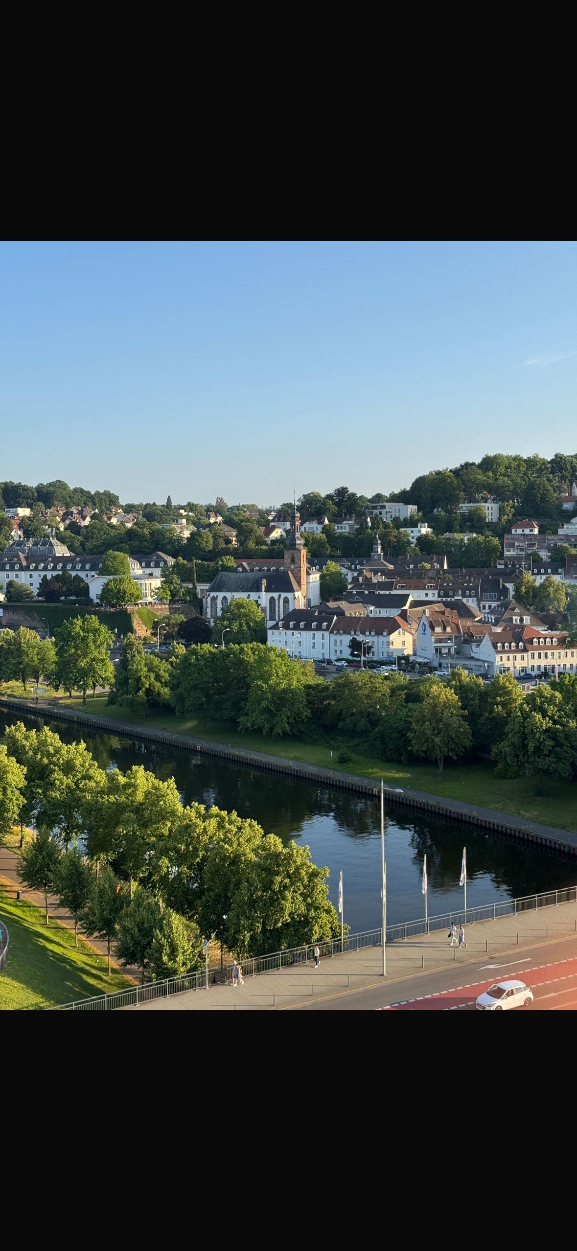 Charming Apartment Directly On The Saar – With Castle View - 9