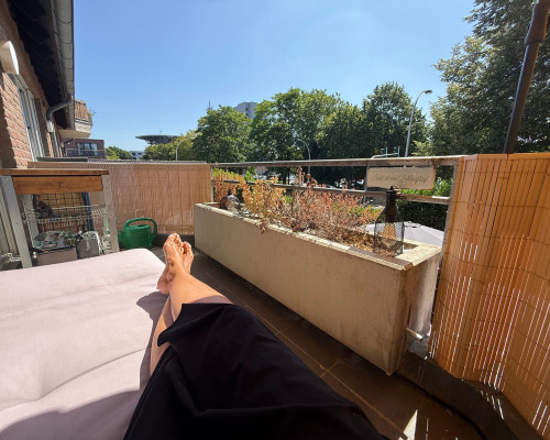 Cologne by day, nature by night – fully furnished 2.5-room apartment with balcony and underground parking - Gallery - 4