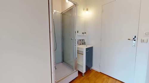 Room in Rue Lamothe, Lyon for 82 m² with 5 bedrooms - Gallery - 5