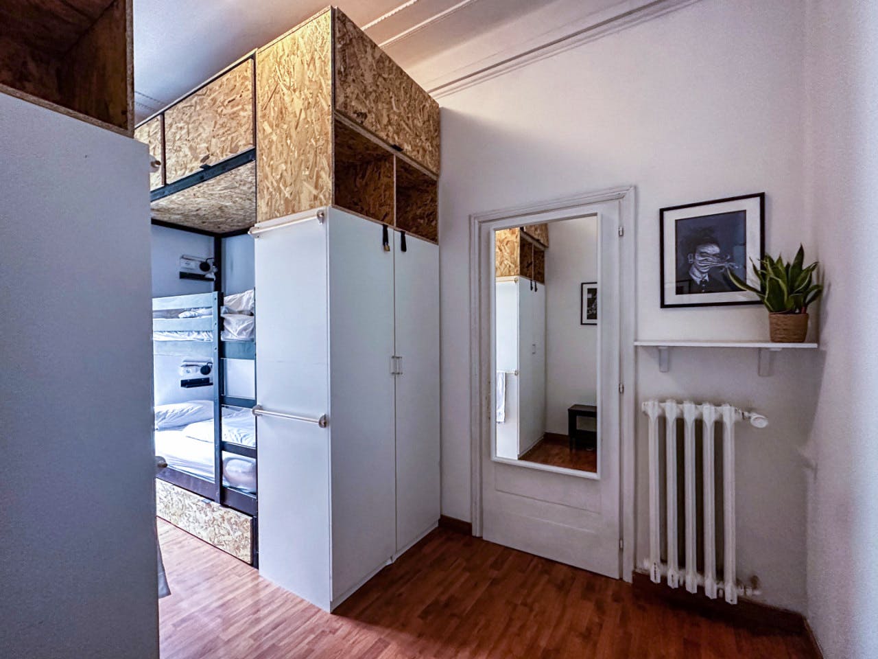 Bed In A 4-Bed Mixed Gender Room - Roman-style apartment near La Scalea del Tamburino - Gallery - 9