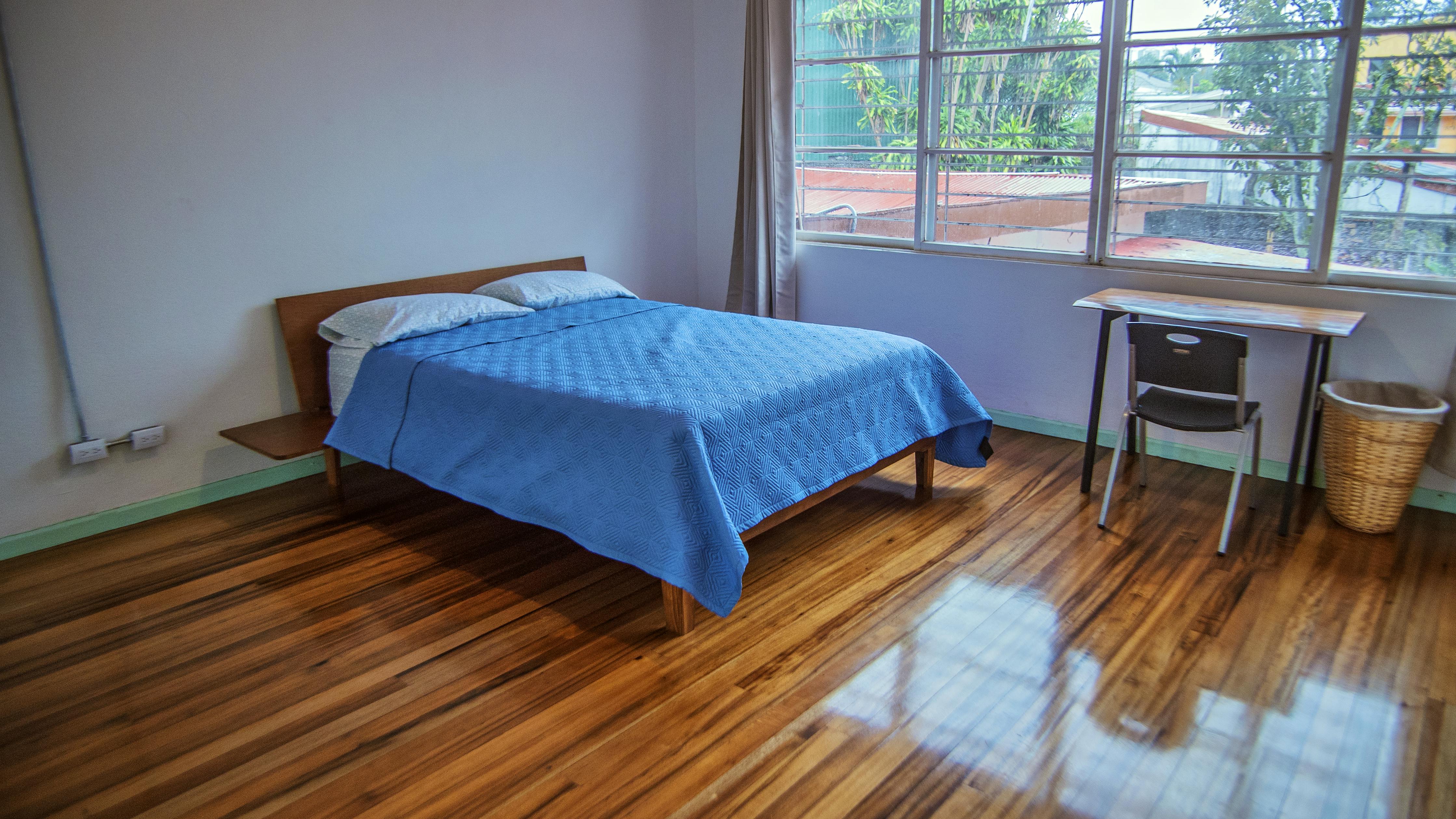 Premium Ensuite - Colorful Styled House w/ Terrace + Garden - Gallery - 2