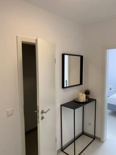 Modern, fully furnished 2.5 room apartment with balcony & parking space in Wolfsburg - Gallery - 3