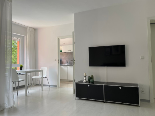 Modern, fully furnished 2.5 room apartment with balcony & parking space in Wolfsburg - Gallery - 8