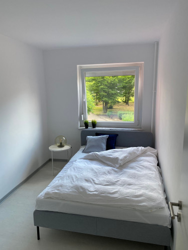 Modern, fully furnished 2.5 room apartment with balcony & parking space in Wolfsburg - Gallery - 5