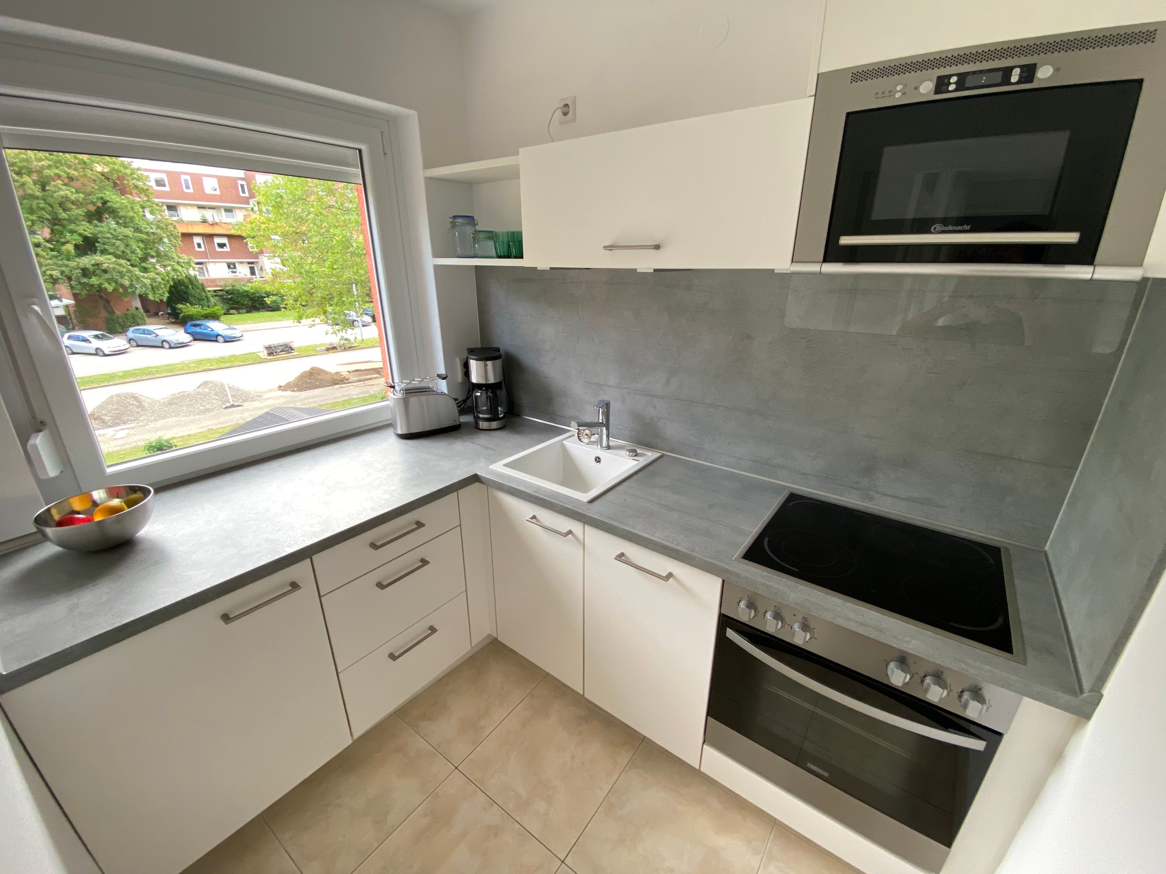 Modern, Fully Furnished 2.5 Room Apartment With Balcony & Parking Space In Wolfsburg - 3