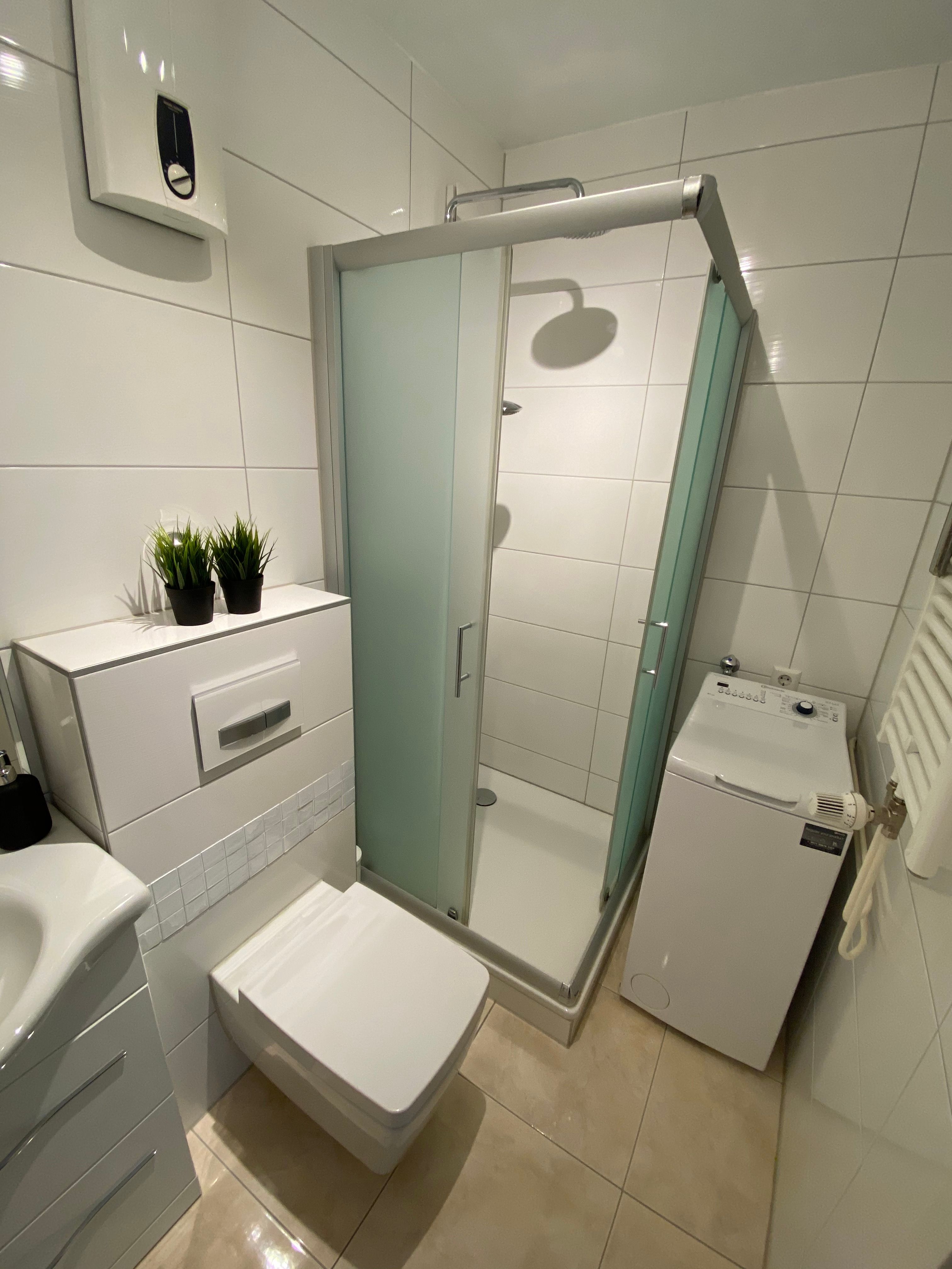 Modern, Fully Furnished 2.5 Room Apartment With Balcony & Parking Space In Wolfsburg - 5