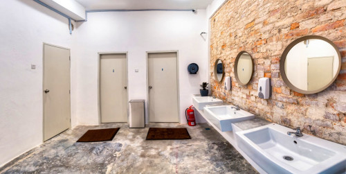 Oversized Urban House w/ Coworking
