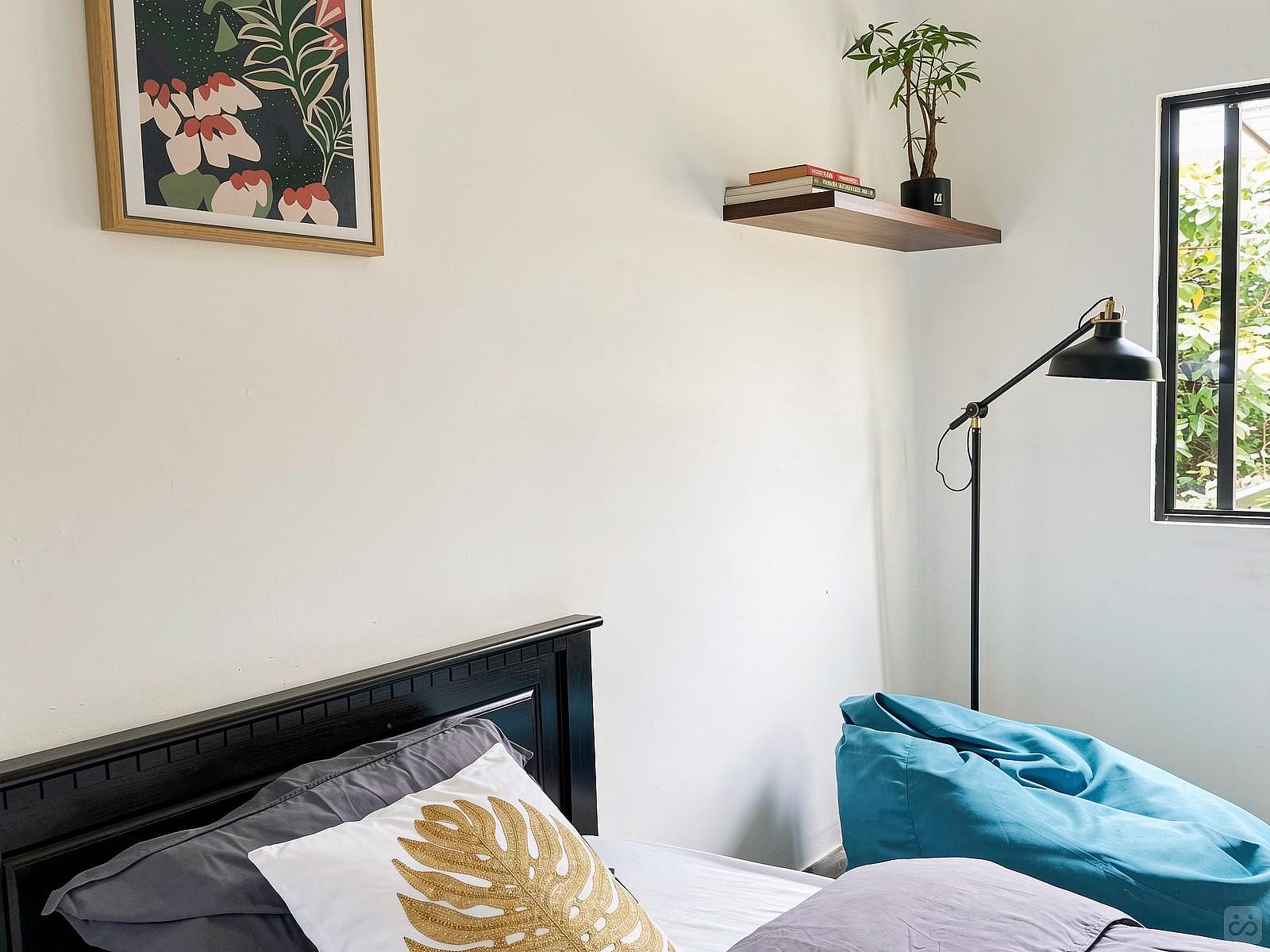 Room With 2 Single-Sized-Beds - 2