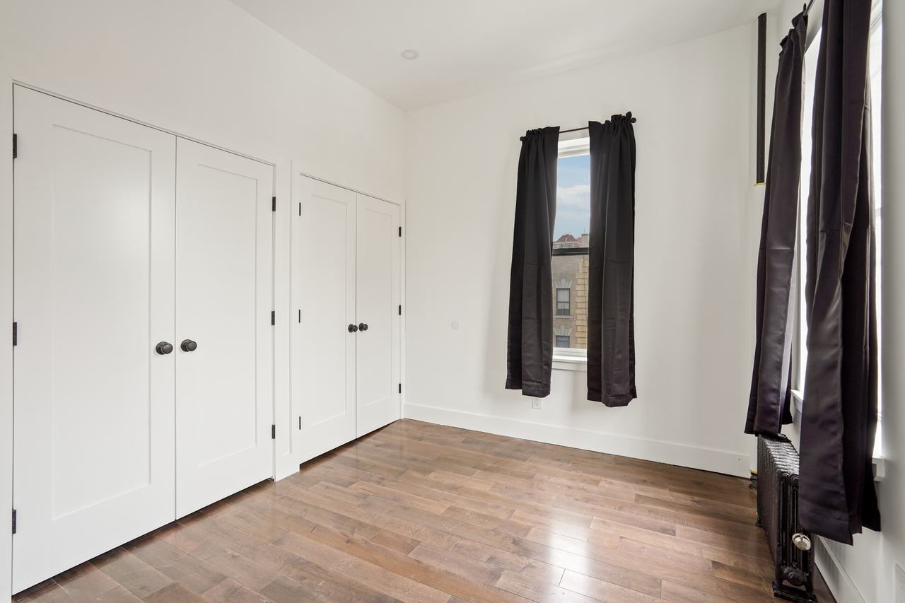 #379: Prospect Lefferts Gardens - Queen Bedroom D - 17