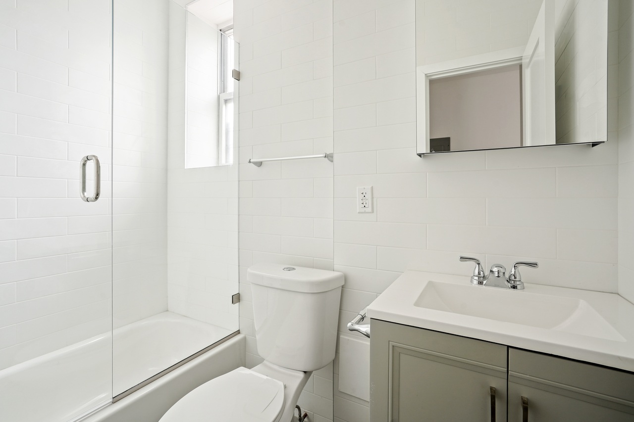 #379: Prospect Lefferts Gardens - Queen Bedroom D - 8