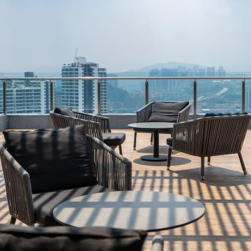 Neu Suites