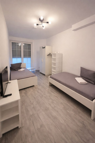 Fully Furnished 2-Room Apartment with Terrace & Parking – Ideal for Business Travelers
