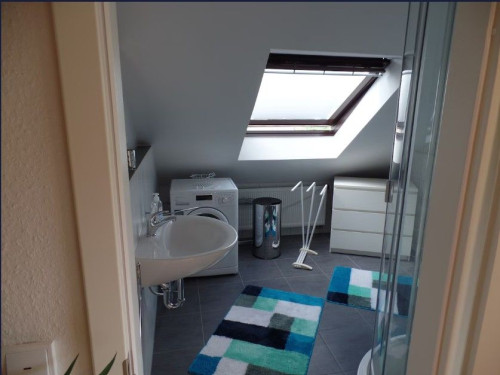 Bright attic studio in Cologne-Höhenhaus with balcony and WiFi - Gallery - 6