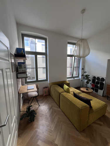 Stylish (Renovated) Period Apartment for Temporary Rent – 1 Min. to Train, Fully Furnished - Gallery - 2
