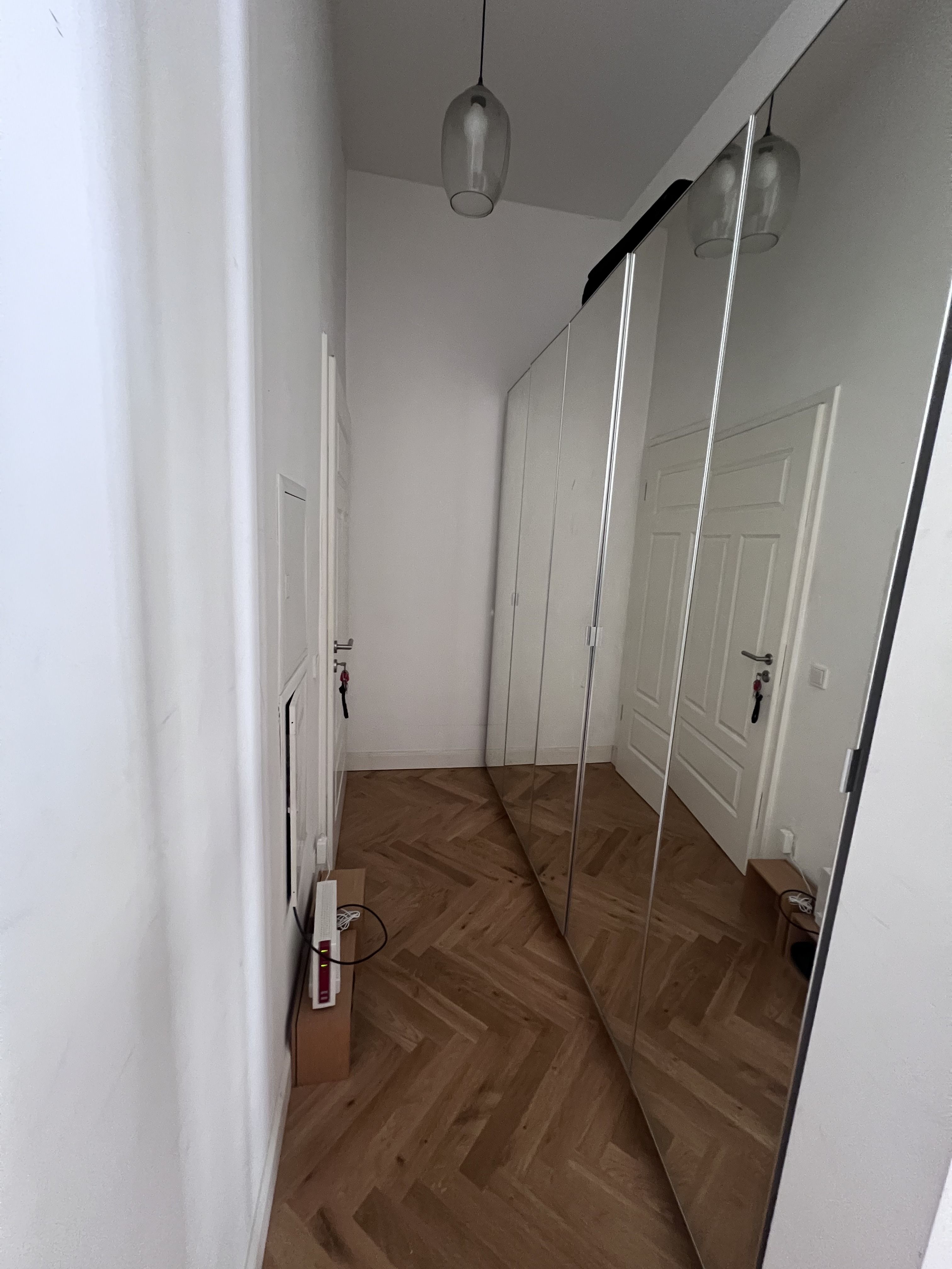Stylish (Renovated) Period Apartment For Temporary Rent – 1 Min. To Train, Fully Furnished - 3