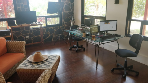 Traditional Country House w/ Coworking
