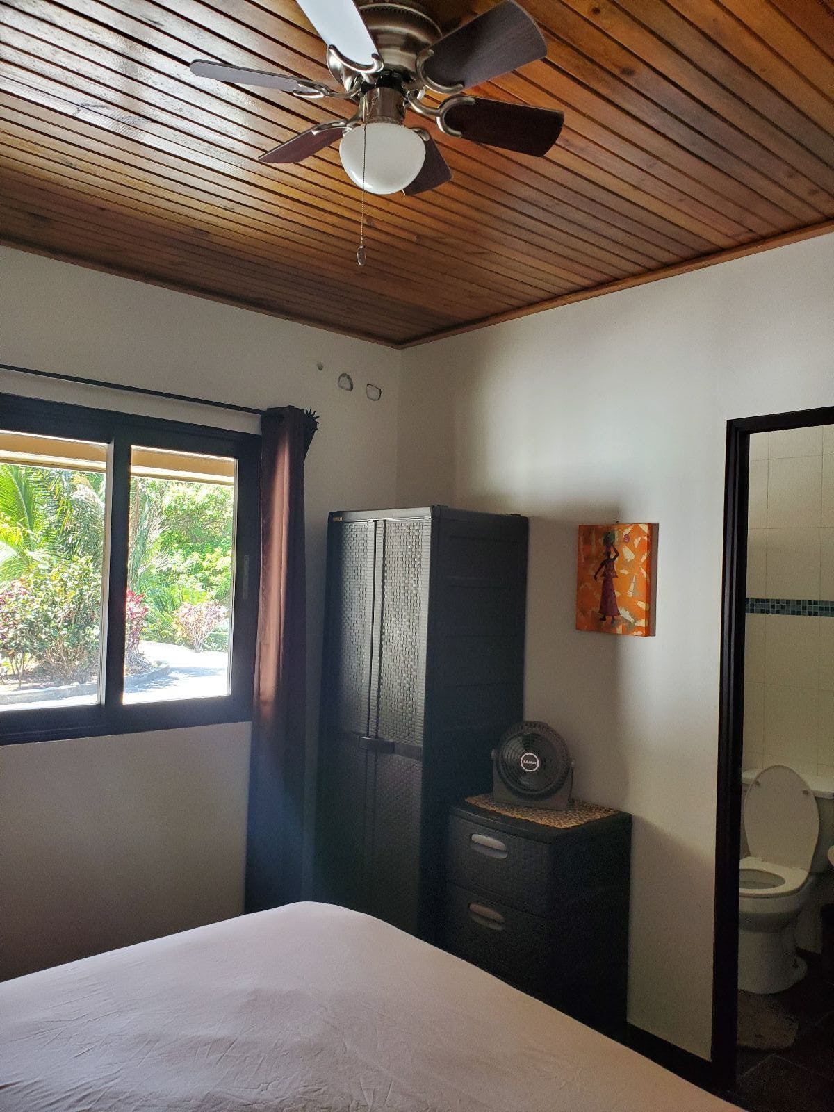 Downstairs Private W/ Ensuite - Traditional Country House w/ Coworking - Gallery - 18