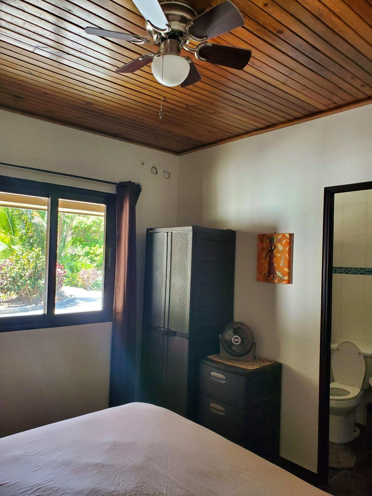 Downstairs Private W/ Ensuite - Traditional Country House w/ Coworking - Gallery - 28