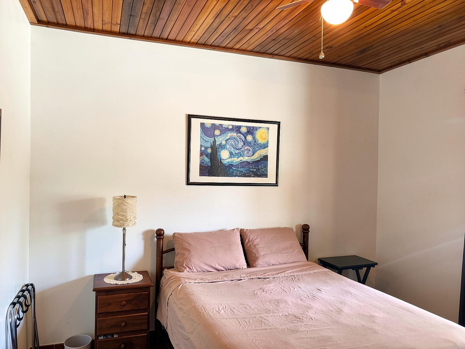 Downstairs Private W/ Ensuite - Traditional Country House w/ Coworking - Gallery - 54