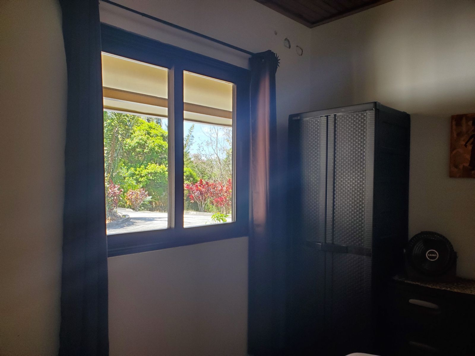 Downstairs Private W/ Ensuite - Traditional Country House w/ Coworking - Gallery - 37