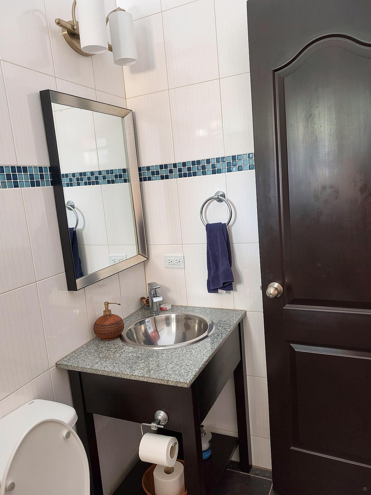 Downstairs Private W/ Ensuite - Traditional Country House w/ Coworking - Gallery - 60