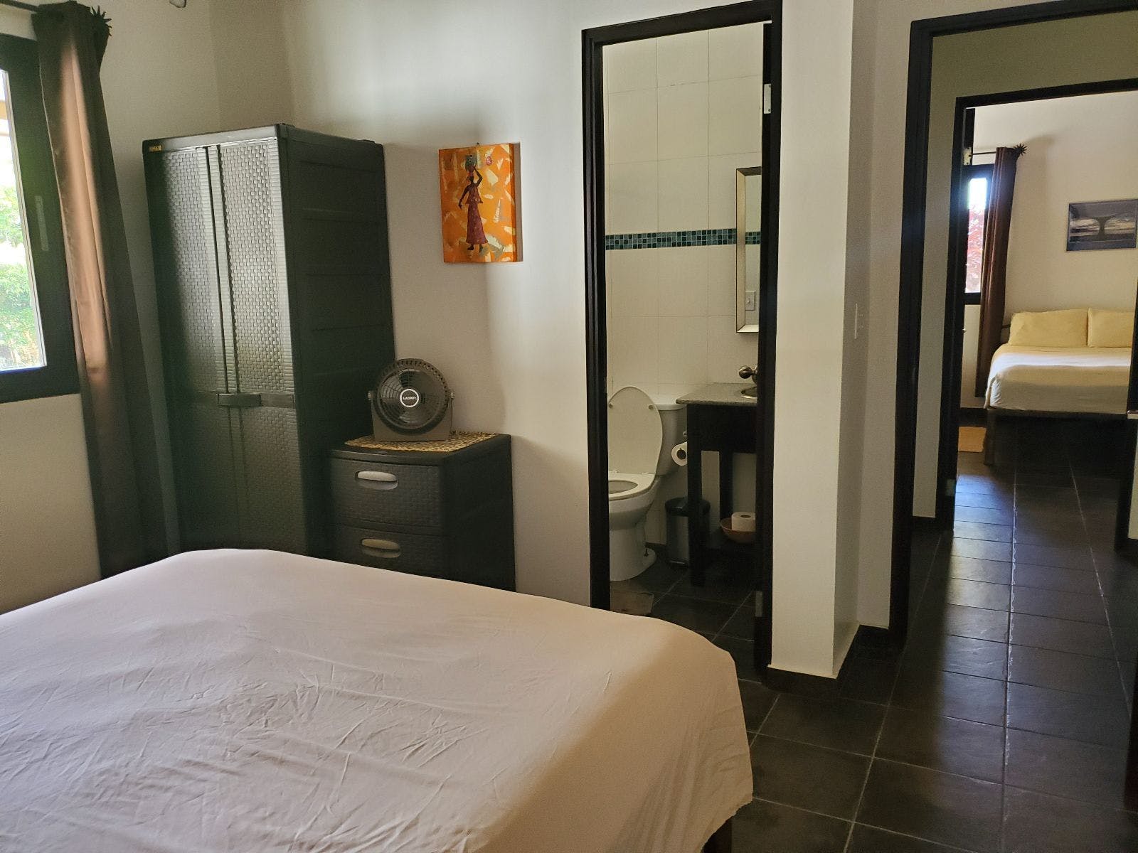 Downstairs Private W/ Ensuite - Traditional Country House w/ Coworking - Gallery - 15