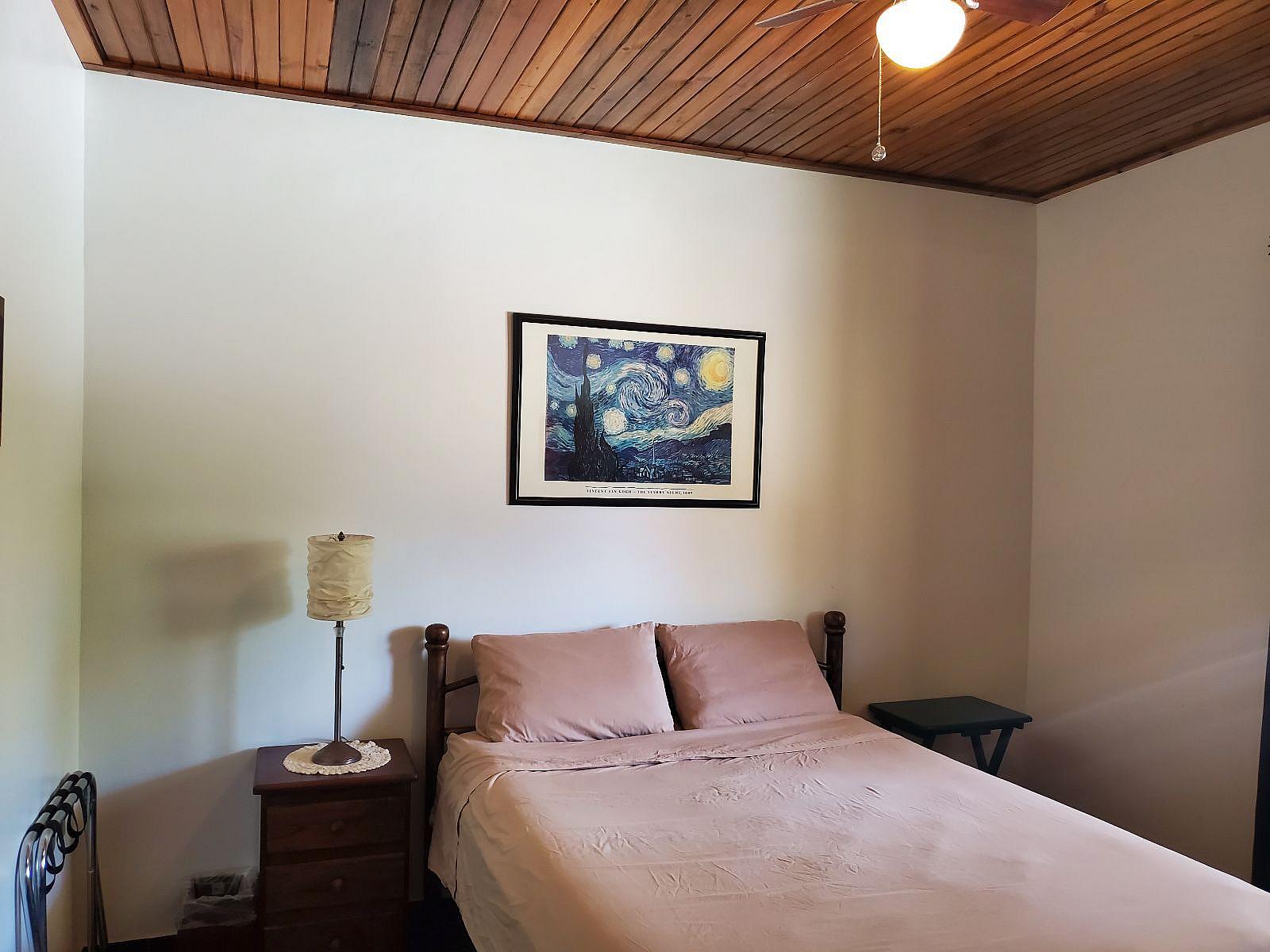 Downstairs Private W/ Ensuite - Traditional Country House w/ Coworking - Gallery - 44