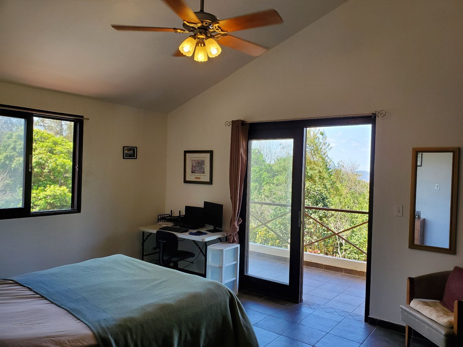 Private - Upstairs - Traditional Country House w/ Coworking - Gallery - 15