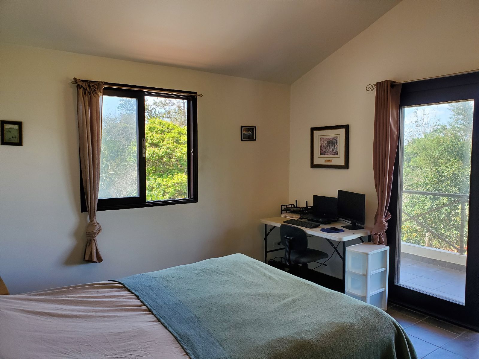 Private - Upstairs - Traditional Country House w/ Coworking - Gallery - 47