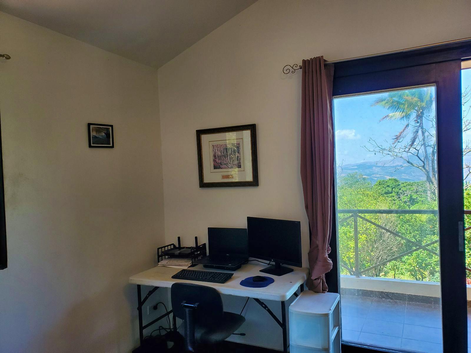 Private - Upstairs - Traditional Country House w/ Coworking - Gallery - 35