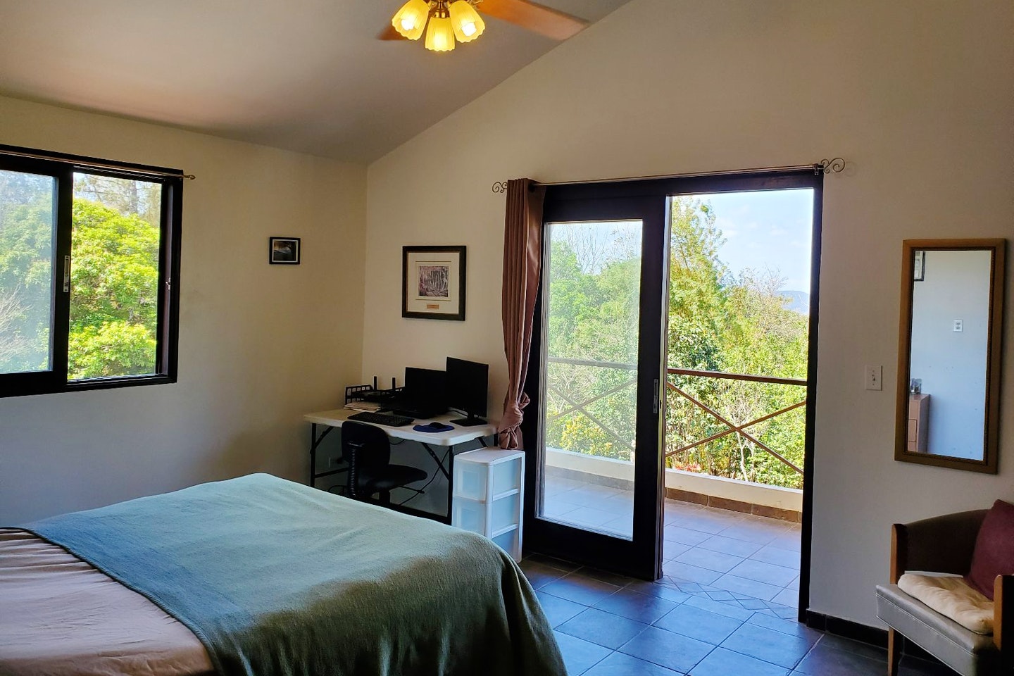 Private - Upstairs - Traditional Country House w/ Coworking - Gallery - 1